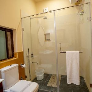 Suite Bath Tub